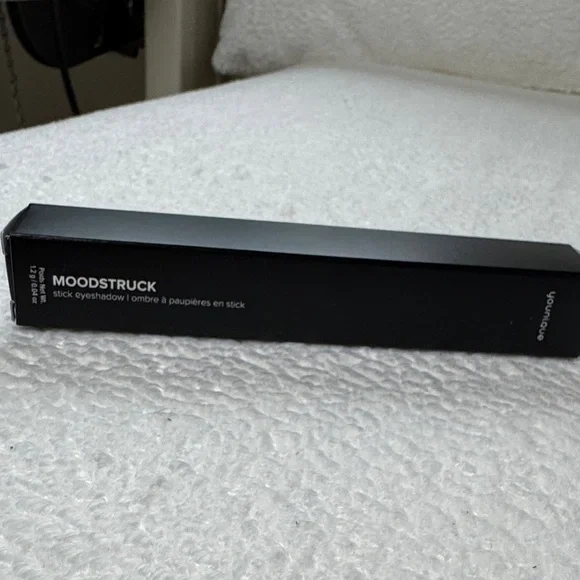 Younique Moodstruck Stick Eyeshadow in inquisitive - Picture 1 of 2
